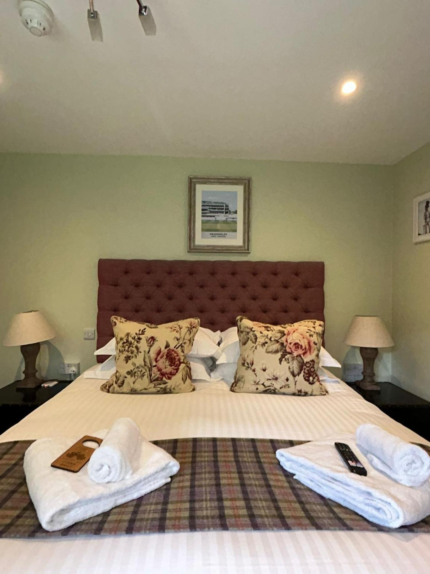 The Thomas Lord Hotel West Meon Exterior photo