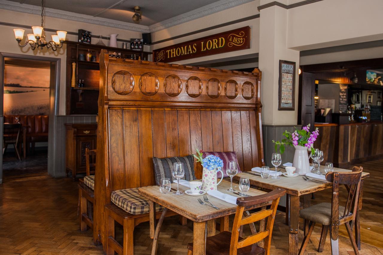 The Thomas Lord Hotel West Meon Exterior photo